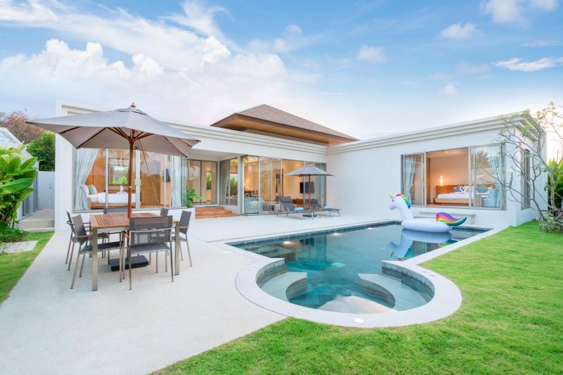 Pool Patio Maintenance in Des Moines, IA